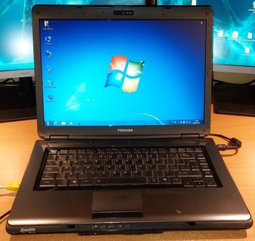 Toshiba Satellite L300-2C4 Windows 7 Home Premium