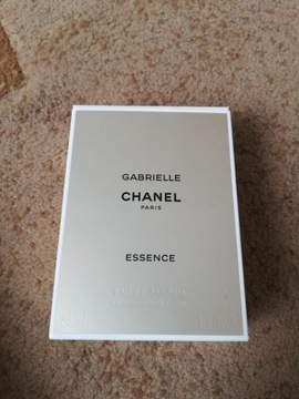 Perfum Gabrielle Essence 