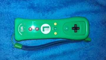 Nintendo Wii Remote Luigi Plus Wiilot pilot