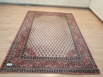 Piękny dywanik wełniany firmy Louis de Poortere