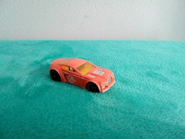 HOT WHEELS TORQUE TWISTER ZMIENIA KOLOR RESORAK