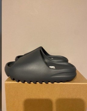 Yeezy slide onyx 38