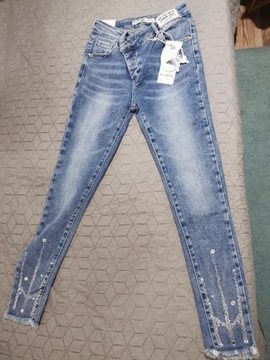 Spodnie jeans M.Sara z ozdobami