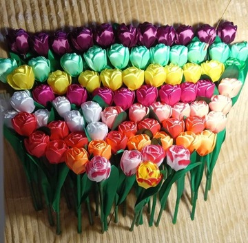 Piękne tulipany ze wstążki satynowej