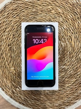 Iphone SE 2020 czarny 3/64 GB
