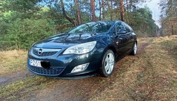 Opel Astra J Sports Tourer 