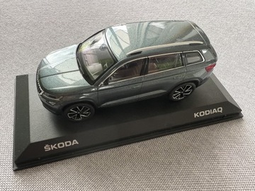 Oryginalny model samochodu Skoda Kodiaq 1:43 miniaturowy szary 565099300F7Y
