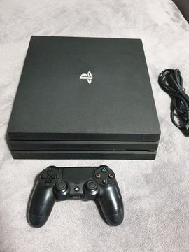 Playstation 4 Pro 1TB. Uszkodzona. Działa.