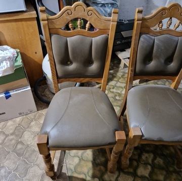 Krzesła 6 sztuk  i  stół 