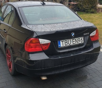 Klapa tyl bmw e90