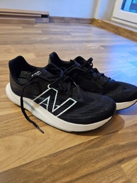  new balance fuelcell rebel v4/buty do biegania