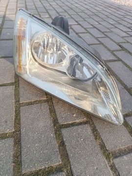 Lampa ford focus mk2