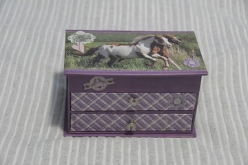 Horses Dreams, szkatułka z konikiem fioletowa