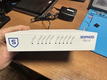 SOPHOS RED 15 tunel Firewall system router