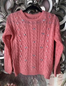 Piękny różowy sweter z cekinami