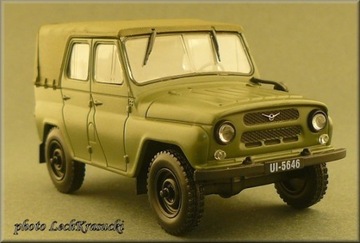 KULTOWE AUTA PRL 24 UAZ 469 DeA 1:43