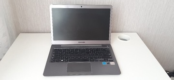 Laptop Samsung NP535U AMD 4GB 500GB Zasilacz