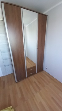 Szafa z lustrem i szufladami 60x136x220