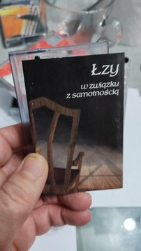 Łzy w związku z samotnością 