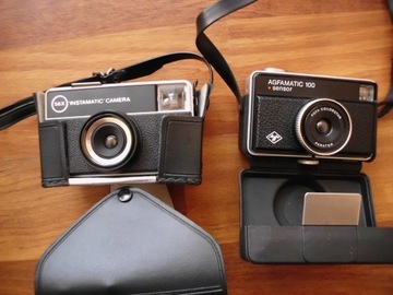 Dwa aparaty foto Agfamatic i Jnstamatic