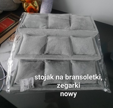 Ekspozytory, stojaki na biżuterię 28 szt