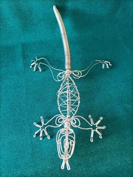 Jaszczurka figurka z drutu prezent dekoracja