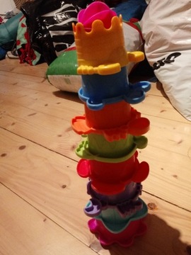 Zabawka interaktywna wieża