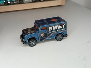 Armored truck swat hot wheels 