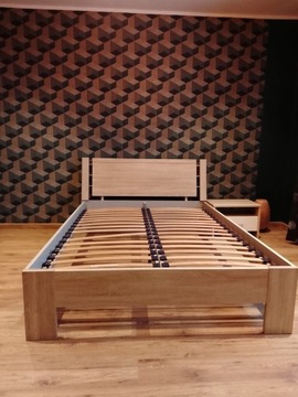 Łóżko drewniane ze stelażem 140x200
