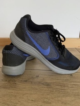 Buty NIKE Revolution 3