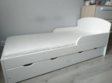 Drewniane łóżko dziecięce Billy S 160x80 + szuflad