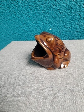 Ceramiczna figurka żaby PRL stara ozdoba mała żaba