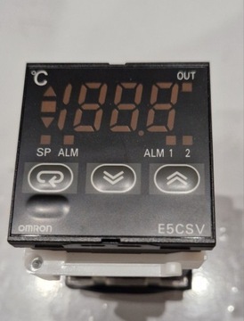 Regulator temperatury OMRON E5CSV