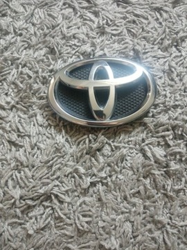 Toyota Avensis T25 znaczek 