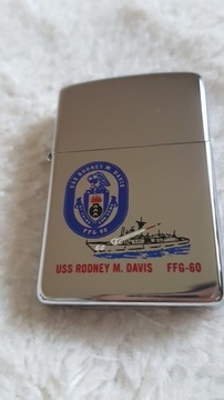 Zapalniczka Zippo USS Rodney M. Davis FFG-60 1995r