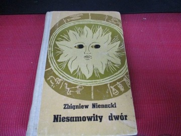 NIESAMOWITY DWÓR Nienacki Zbigniew wyd. 1