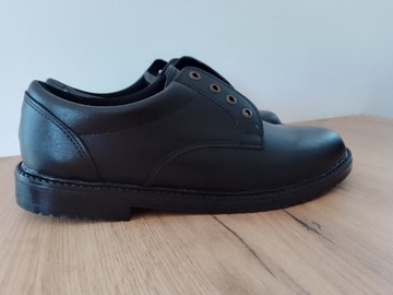 Nowe buty ochronne, rozmiar 45, skóra 