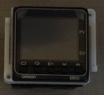 Regulator temperatury Omron E5CC-QX3D5M-000