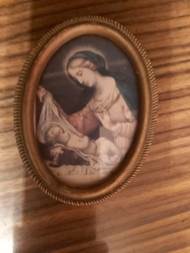Medalion z wizerunkiem Matki Boskiej
