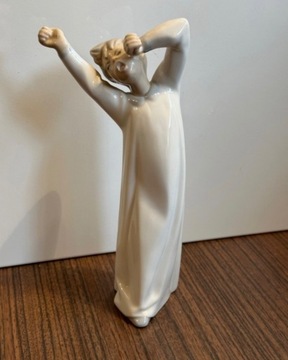 LLADRO Śliczna figurka porcelanowa