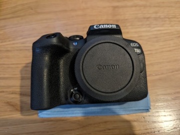 Canon R10  Doskonały stan Gwarancja 13 miesiecy