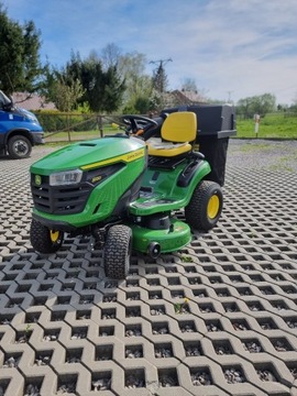 Traktorek John Deere S120