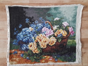 Kwiaty w koszu - haft krzyżykowy 