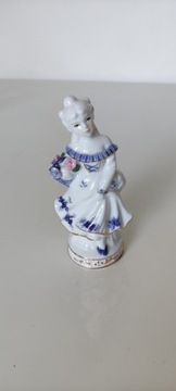 Figurka Porcelanowa Dziewczynka z kwiatami.