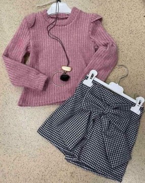 Sweterki z naszyjnikiem dla dziewczynki