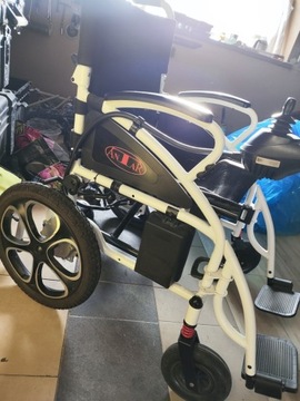 Wózek inwalidzki AT52304