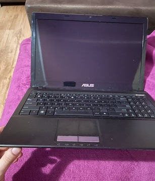 Laptop ASUS X53U Win7 3GB DDR3 AMD