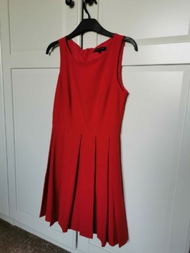 Czerwona sukienka w stylu lat 50