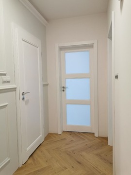 Drzwi wewnętrzne drewniane białe