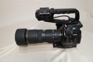 Canon  C 100 z 2 obiektywami